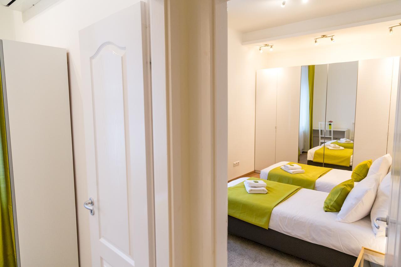 Balaton Delux Apartment Budapeste Exterior foto
