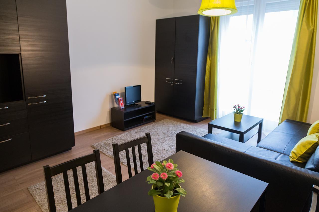 Balaton Delux Apartment Budapeste Exterior foto